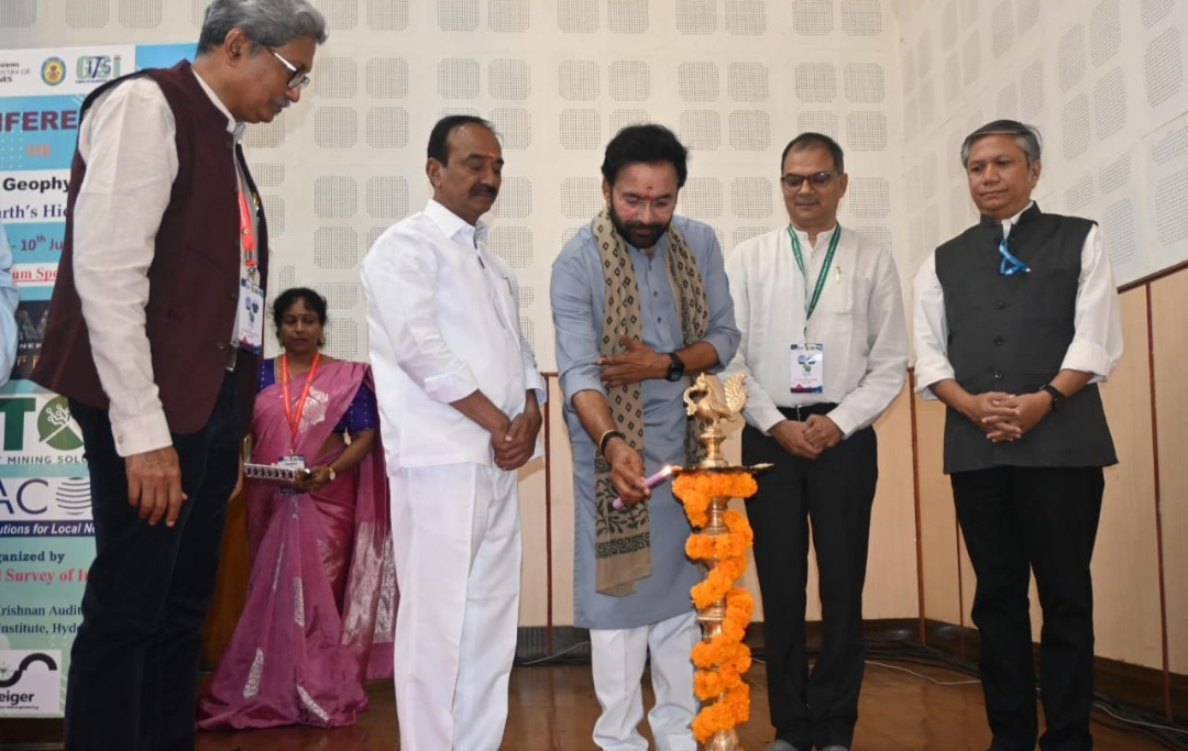 జియోసైన్సెస్ లో భవిష్యత్తు గమనానికి భారత్ బాటలు జియోసైన్సెస్ లో భవిష్యత్తు గమనానికి భారత్ బాటలు