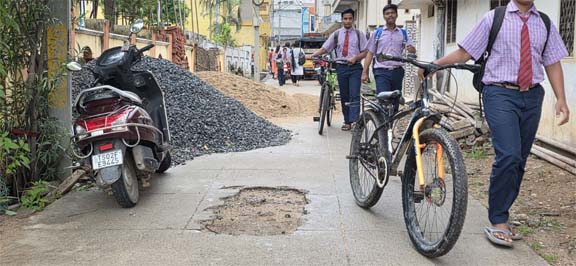 దారి ఇలా… పోయేదెలా..!?