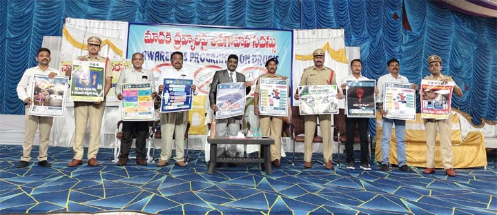 ప్రతి విద్యార్థి కన్నతల్లి తండ్రుల కలను సాకారం చేయాలి