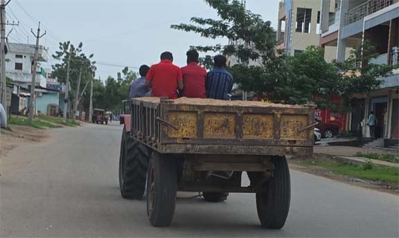 నెంబర్ ప్లేట్ లేనివాహనాలు…