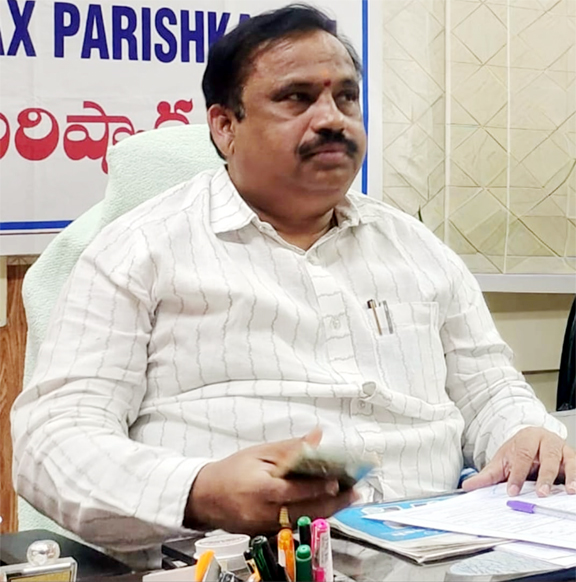 ఏసీబీకి దొరికిన రాజేంద్రనగర్ జిహెచ్ఎంసి కమిషనర్ రవికుమార్