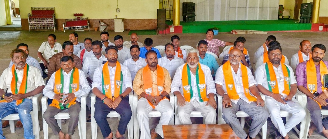 అసమ్మతి రాజకీయాలకు బ్రాండ్ అంబాసిడర్ గుజ్జుల