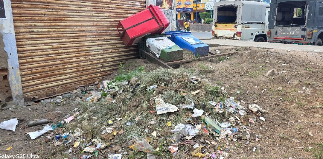 ప్రజాధనం వృధా – పట్టించుకోని అధికారులు