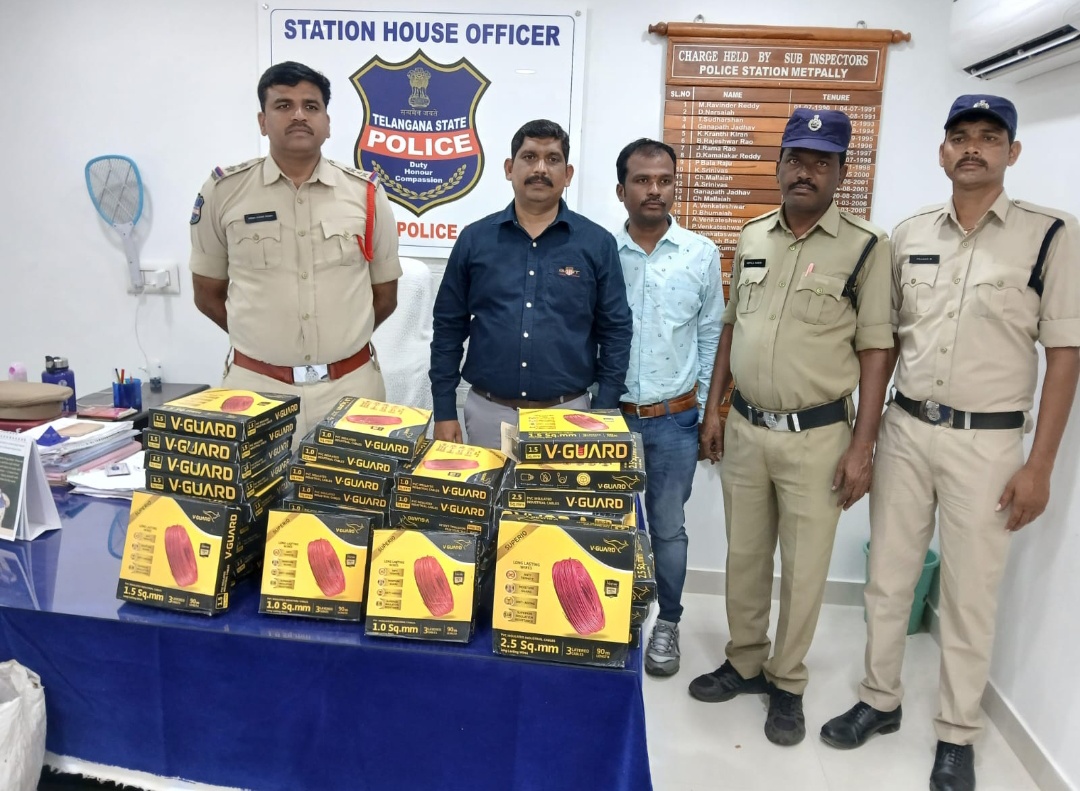 నకిలీ కేబుల్ అమ్ముతున్న షాప్ ఓనర్ పై కేసు నమోదు