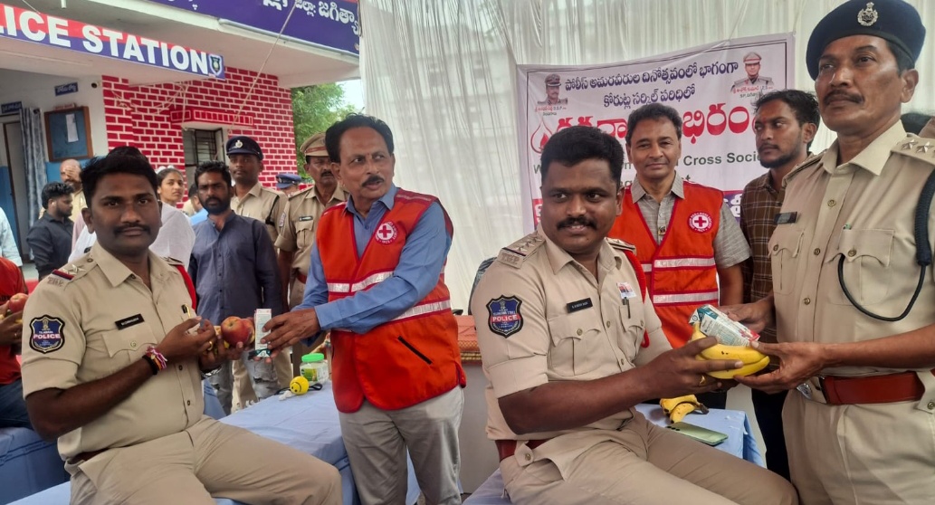 పోలీస్ అమరవీరుల త్యాగాలు మరువలేని