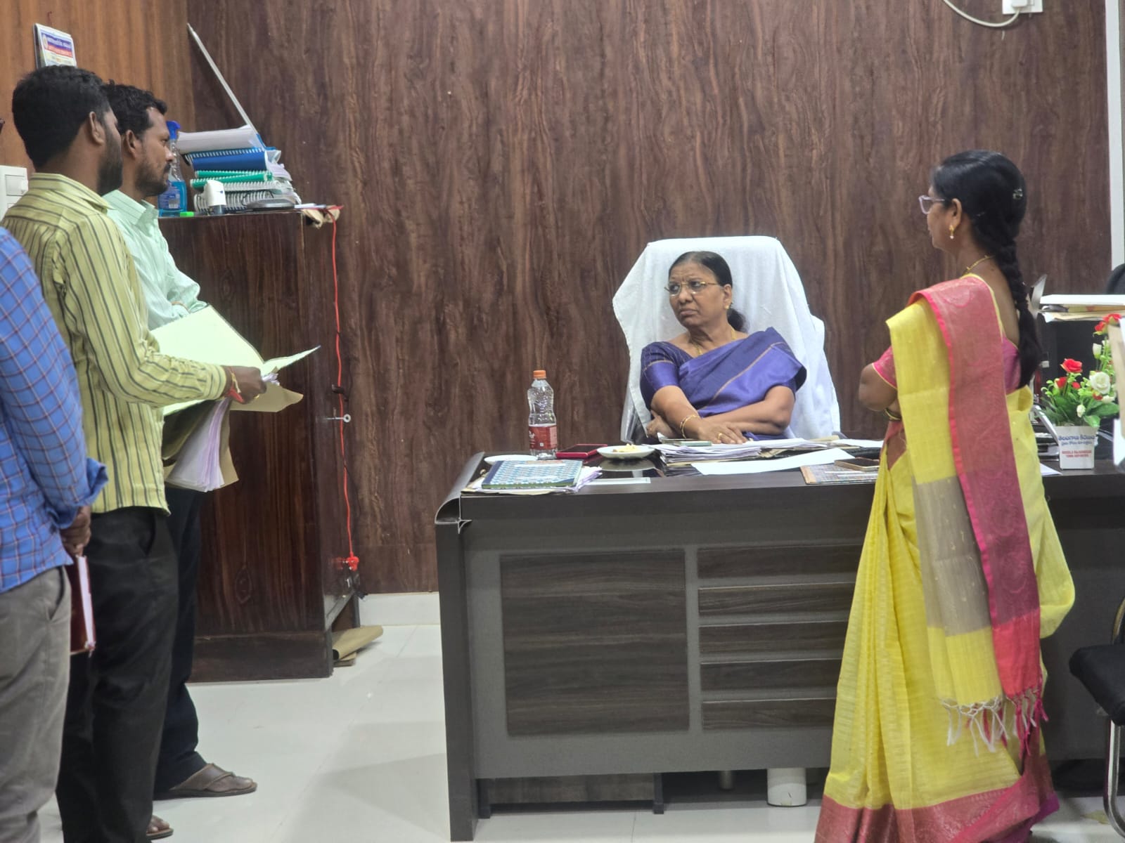 భూభారతి రెవెన్యూ సదస్సులో వచ్చిన ప్రతి దరఖాస్తును పరిశీలించి పరిష్కరించాలి.