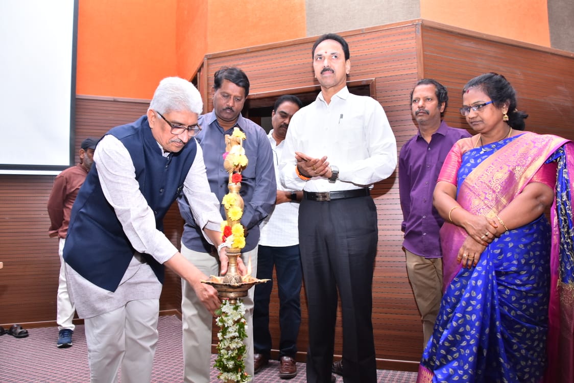 మీడియా స్వేచ్ఛకు రక్షణ… అదుపు కోసం స్వతంత్ర ప్రెస్ కౌన్సిల్ అవసరం