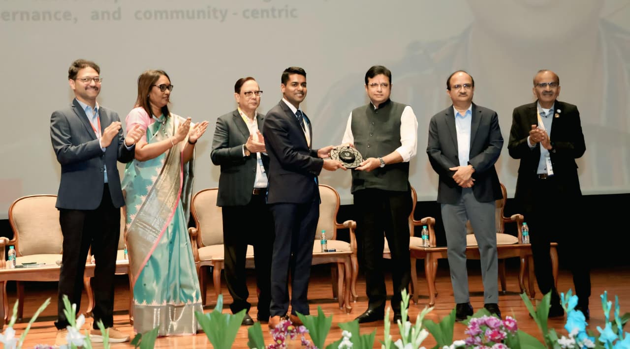 బిట్స్ పిలానీ యంగ్ అచీవర్స్ అవార్డ్ అనుదీప్ ఐఏఎస్ కు ప్రదానం.