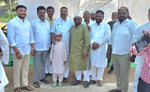 ఘనంగా రంజాన్ వేడుకలు ఘనంగా రంజాన్ వేడుకలు