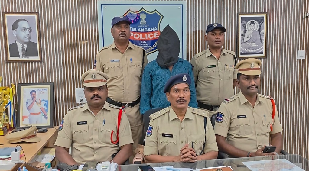 యూట్యూబర్ హత్య కేసులో నిందితుడు భర్త అరెస్ట్..