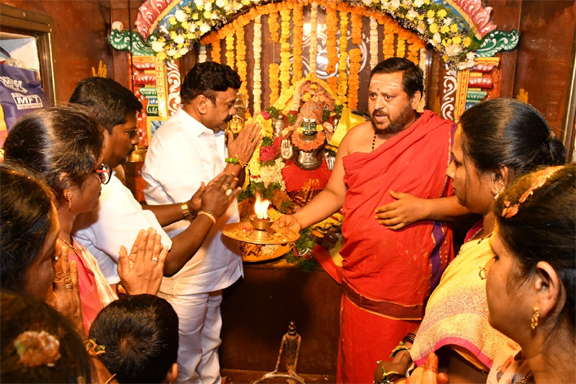 అంగరంగ వైభవంగా శ్రీ మల్లన్న కళ్యాణం అంగరంగ వైభవంగా శ్రీ మల్లన్న కళ్యాణం