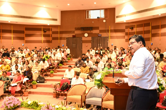 కొత్త చరిత్ర సృష్టించండి.