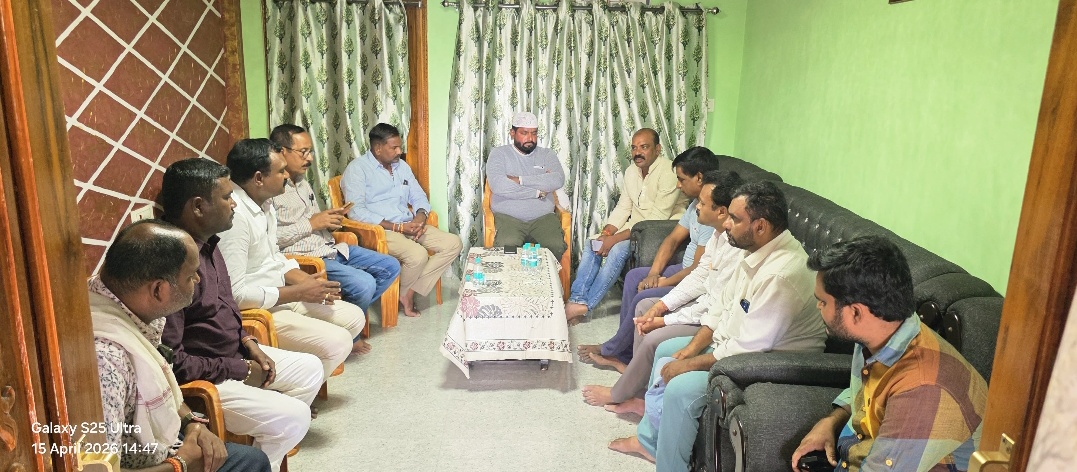 ఖుతుబోద్దీన్ పాషా, అజీమ్ కుటుంబాలకు జిల్లా ఐ జేయు అధ్యకుడి పరామర్శ… ఖుతుబోద్దీన్ పాషా, అజీమ్ కుటుంబాలకు జిల్లా ఐ జేయు అధ్యకుడి పరామర్శ…