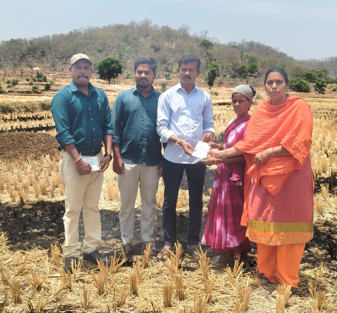 వరి కొయ్యలు కాల్చిన ఎనిమిది మంది రైతులకు రూ.5000 చొప్పున జరిమానా