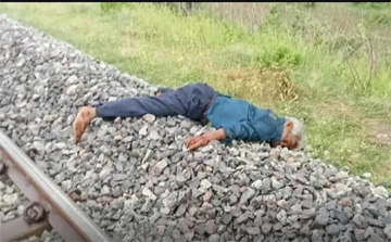 రైలు ఢీకొని వ్యక్తి మృతి…
