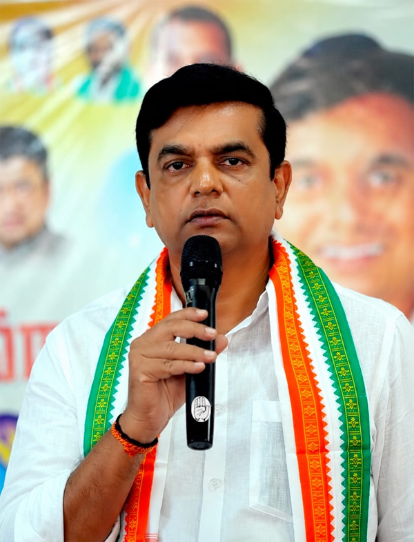 భారీ వర్షాల పట్ల ప్రజలు అప్రమత్తంగా ఉండాలి భారీ వర్షాల పట్ల ప్రజలు అప్రమత్తంగా ఉండాలి
