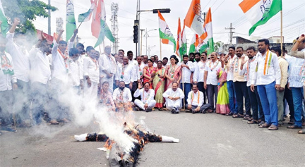 విద్యార్థుల భవిష్యత్తుతో మోడీ ప్రభుత్వం చెలగాటం