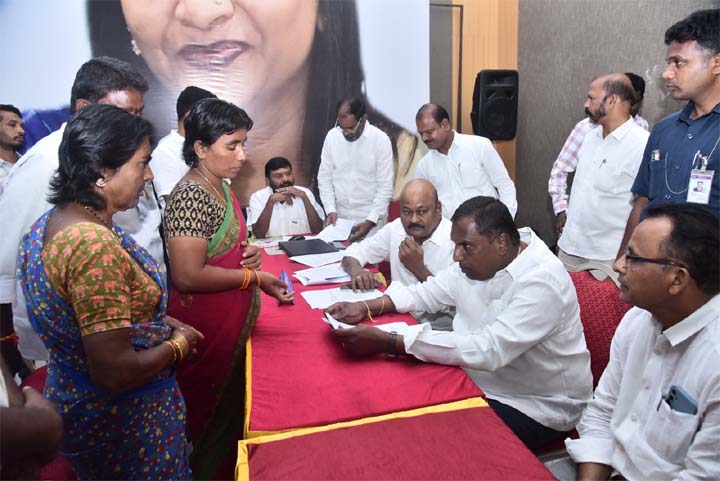 ఉక్రెయిన్ నుంచి మృతదేహం తరలింపు