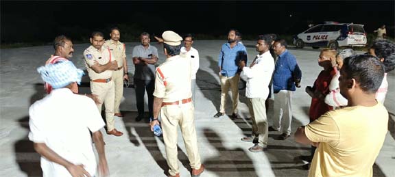బతుకమ్మ వేడుకలో కుల వివక్షత బతుకమ్మ వేడుకలో కుల వివక్షత